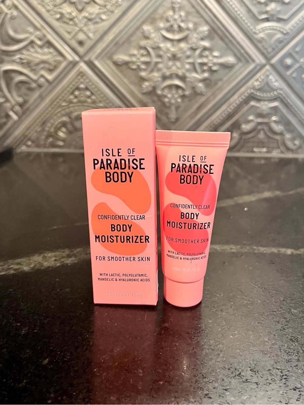 Isle of Paradise Body Moisturizer - Pink Packaging
